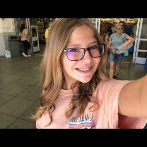 Meet your Posher, Ava